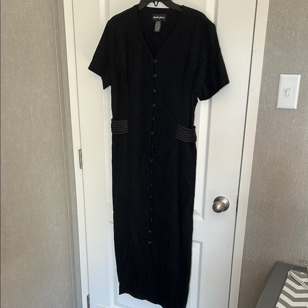 Women’s vintage -style black button-up midi dress, size 16 by Chad's Place